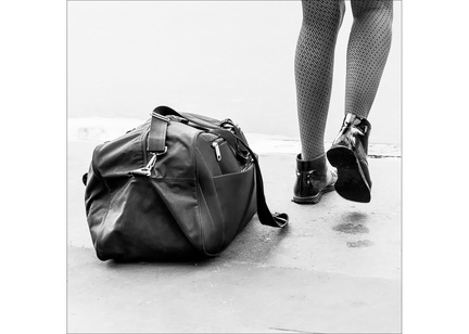 s'en allait sans son sac...                   